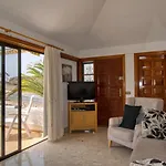 104 Aries Pebble Hotell *